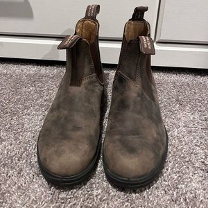 Blundstones